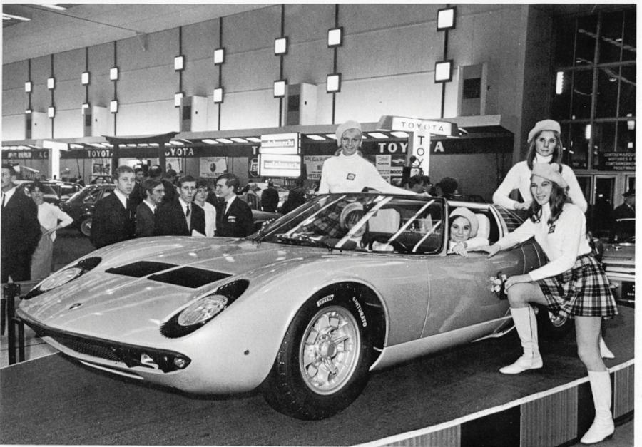  Lamborghini Miura Roadster 1968 года  (фото 12 из 36)